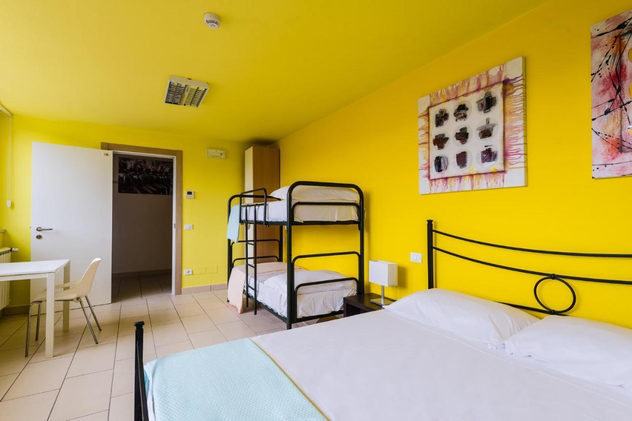 Eliopoli Beach Hostel & Restaurant Tirrenia Zewnętrze zdjęcie