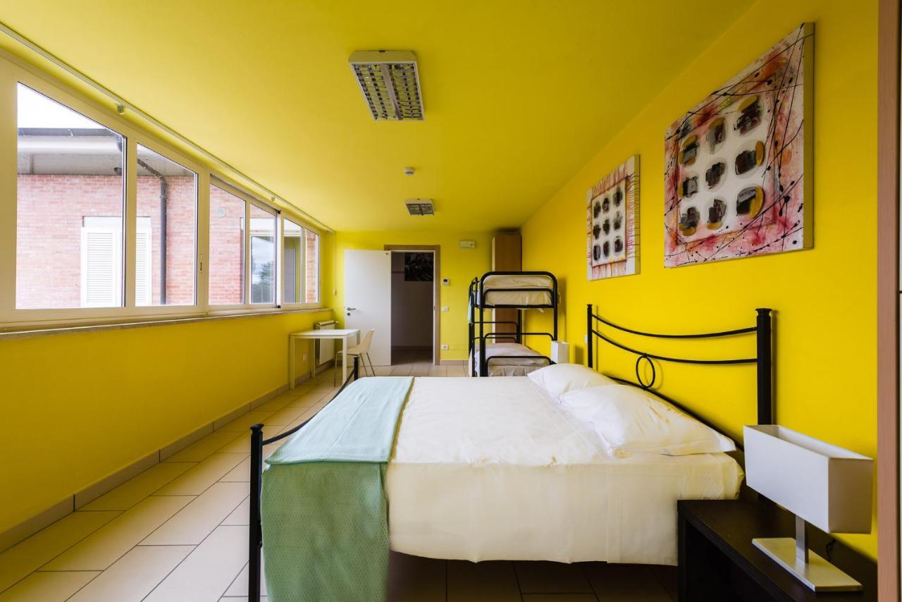 Eliopoli Beach Hostel & Restaurant Tirrenia Zewnętrze zdjęcie