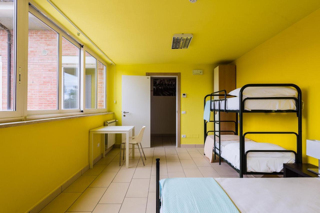 Eliopoli Beach Hostel & Restaurant Tirrenia Zewnętrze zdjęcie