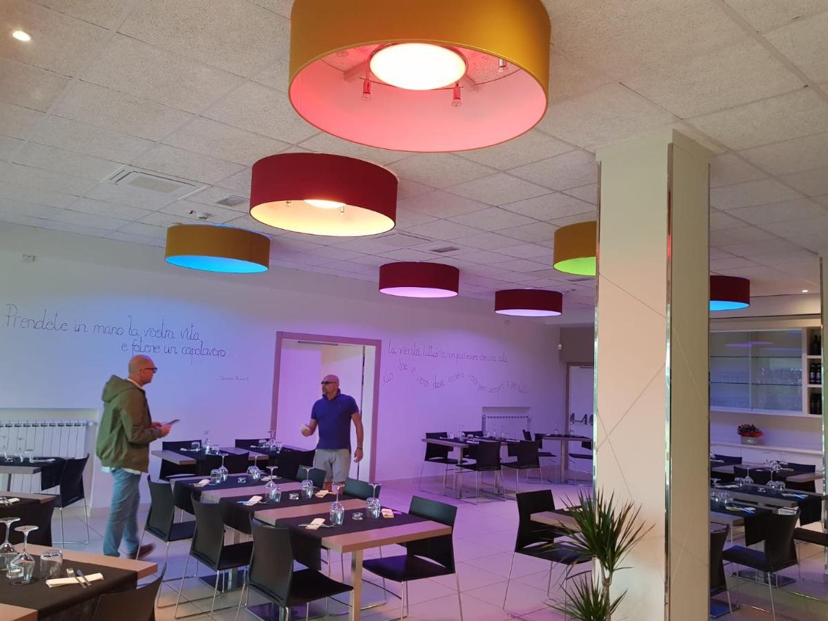 Eliopoli Beach Hostel & Restaurant Tirrenia Zewnętrze zdjęcie