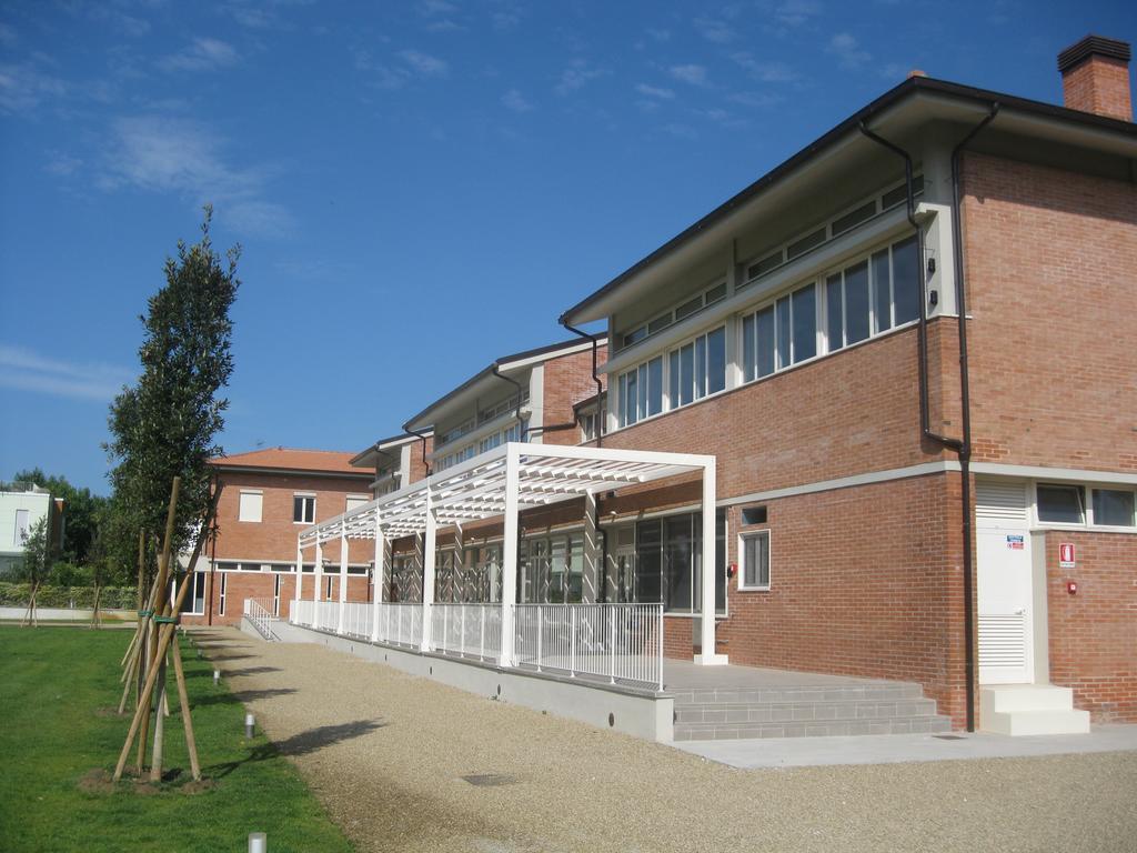 Eliopoli Beach Hostel & Restaurant Tirrenia Zewnętrze zdjęcie