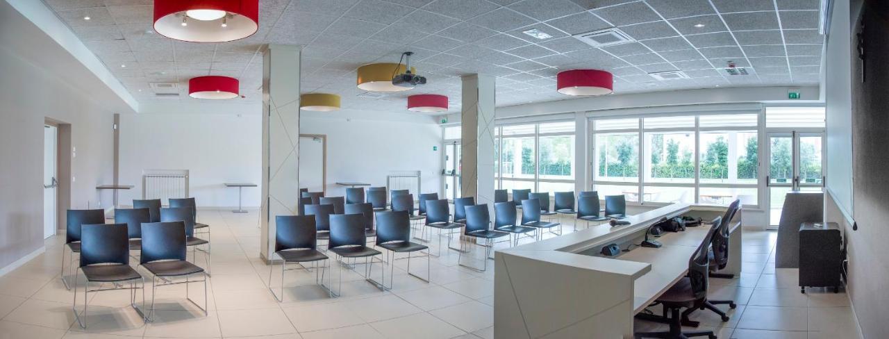 Eliopoli Beach Hostel & Restaurant Tirrenia Zewnętrze zdjęcie